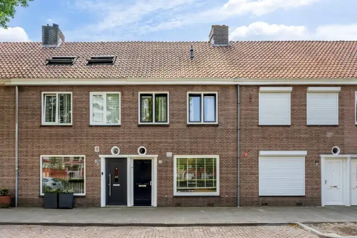 Tussenwoning te koop: Professor Kernkampstraat 26, Hoefstraat Noord Tilburg