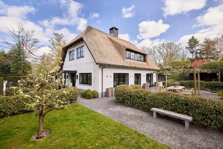 Vrijstaande woning te koop: Professor van Reeslaan 26A, Blaricum-Dorp Blaricum
