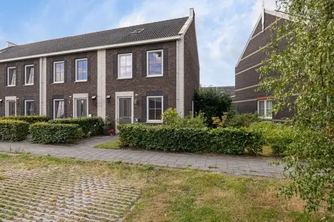 Corner house for sale: Pronkridder 10, Park Diepstroeten Assen