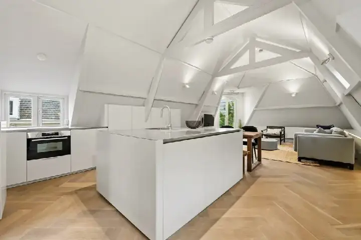 Studio for sale: Provenierssingel 73B-03, Provenierswijk Rotterdam