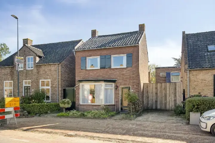 Vrijstaande woning te koop: Provincialeweg 72, Oosteind Oosteind