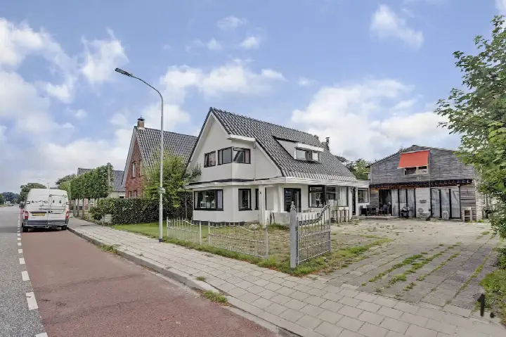Vrijstaande woning te koop: provincialeweg 74, Kornhorn Kornhorn