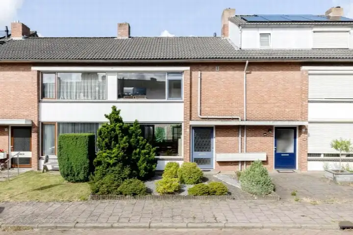 Terraced house for sale: Provisorstraat 12, Veldhoven Veldhoven