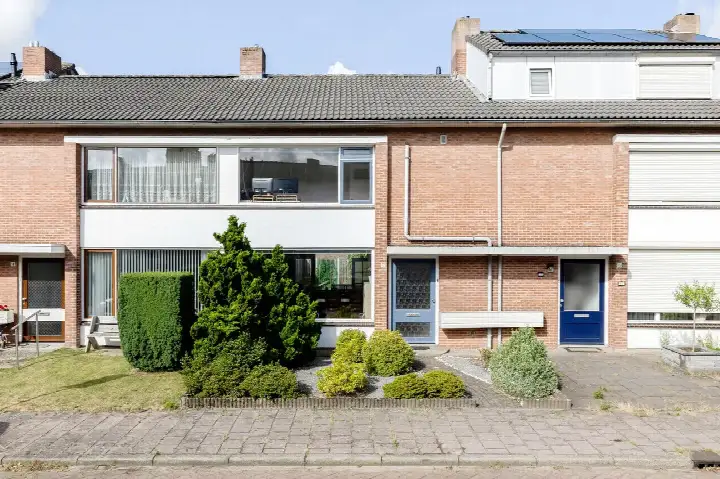 Terraced house for sale: Provisorstraat 12, Veldhoven Veldhoven