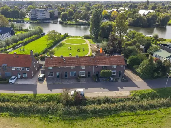 Terraced house for sale: Pruimendijk 212B, Oostendam Ridderkerk