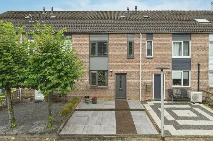 Tussenwoning te koop: Pruylenborg 10, Krommeweg-Zuid Hendrik-Ido-Ambacht