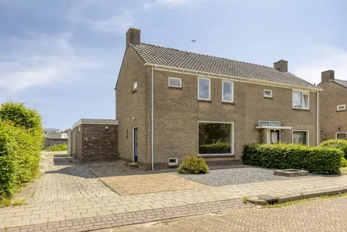 Semi-detached for sale: Pulvertorenstraat 36, Centrum Leek en omgeving Leek