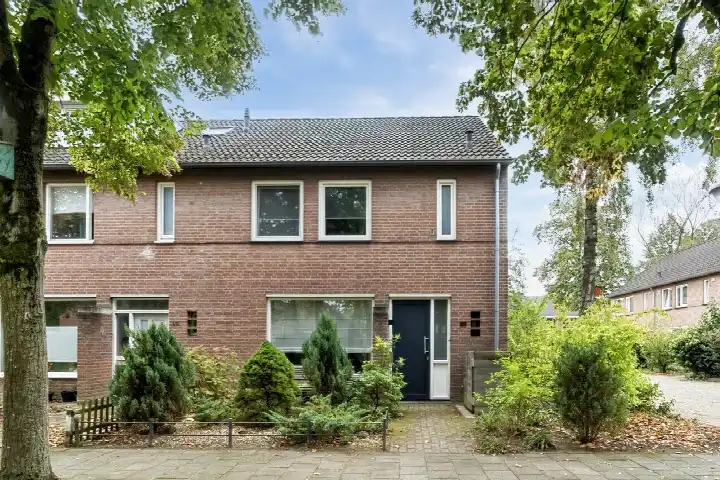 Corner house for sale: Quirinushof 25, Nuenen-Zuid Nuenen