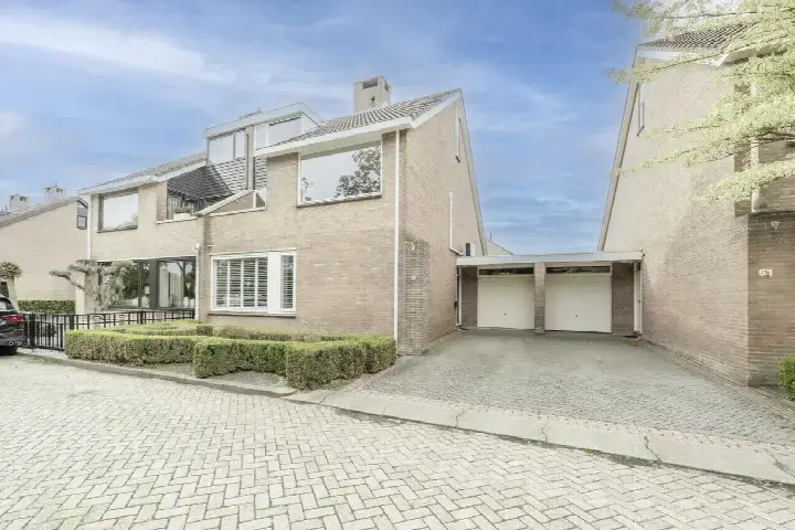 Corner house for sale: Raadhuislaan 59, Mijnsheerenland Woonkern Mijnsheerenland