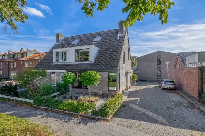 Semi-detached for sale: Raadhuisstraat 12, Moerkapelle-Oost Moerkapelle