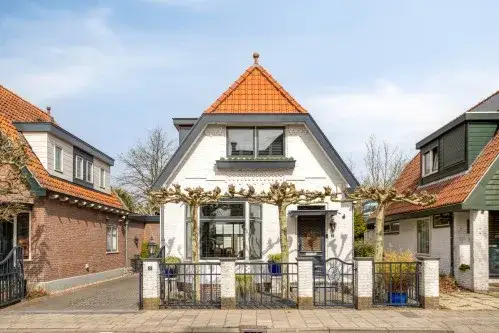 Semi-detached for sale: Raadhuisstraat 3, Oude dorp Landsmeer