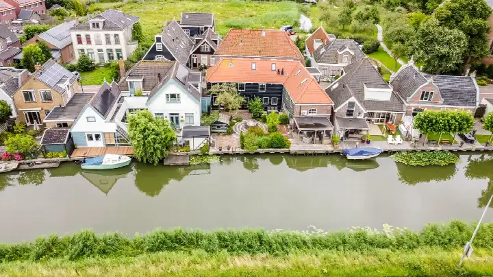 Vrijstaande woning te koop: Raadhuisstraat 58, Oosthuizen Oosthuizen