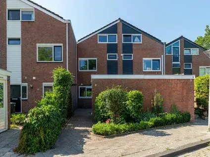 Tussenwoning te koop: Raaigras 8, Aldlân-West Leeuwarden