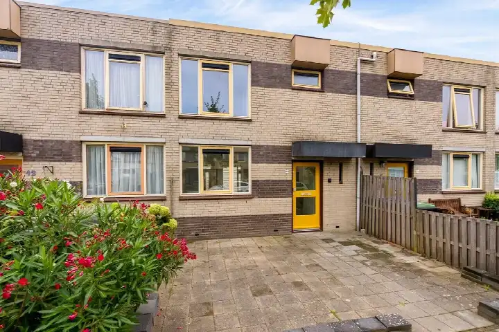 Tussenwoning te koop: Rachmaninovstraat 40, Muziekwijk Z.-Noord Almere