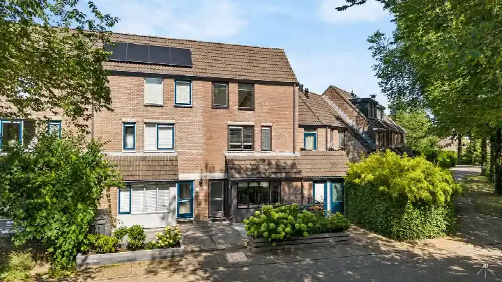 Tussenwoning te koop: Rademakersgilde 129, Gilden Houten