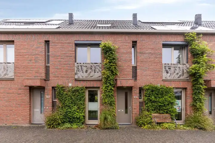Tussenwoning te koop: Ravelplantsoen 8, Componistenbuurt-Zuid Amersfoort