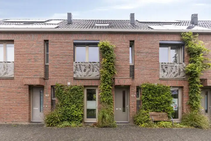 Tussenwoning te koop: Ravelplantsoen 8, Componistenbuurt-Zuid Amersfoort