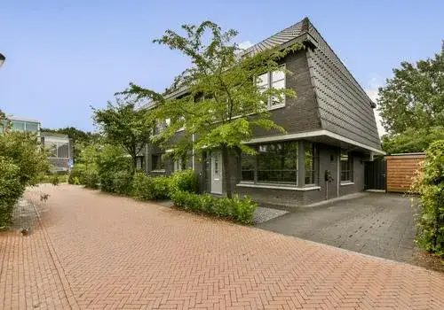 Corner house for sale: Ravenlaan 14, Blaricummermeent Blaricum