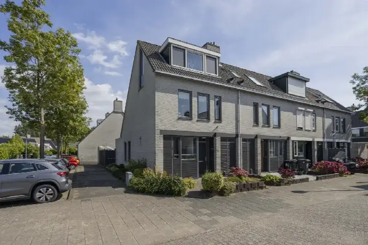 Hoekwoning te koop: Ravensbos 68, Hoofddorp Overbos Noord Hoofddorp