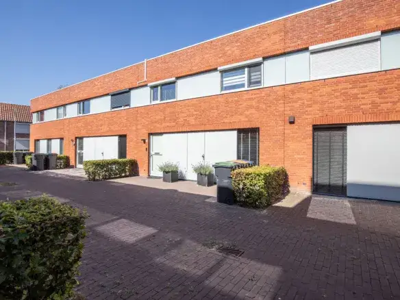 Tussenwoning te koop: Rector Coppenserf 20, Hoefstraat Noord Tilburg