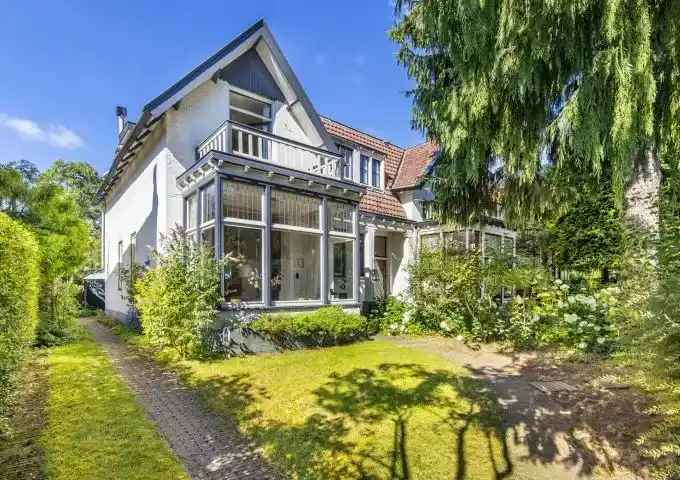 Twee-onder-één-kap te koop: Regentesselaan 15, Boslaan Bussum