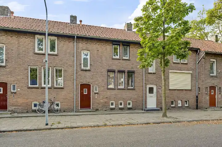 Terraced house for sale: Regentesselaan 32, Moesel Weert