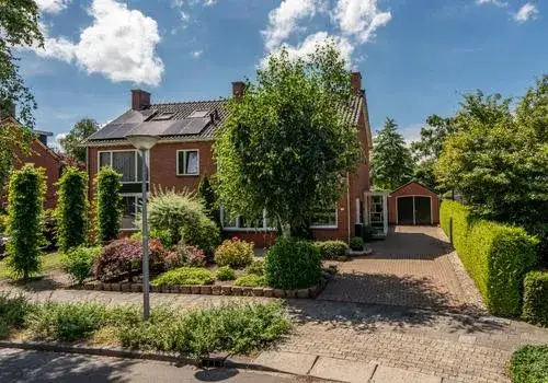 Twee-onder-één-kap te koop: Rembrandtlaan 26, Winschoten-Centrum Winschoten