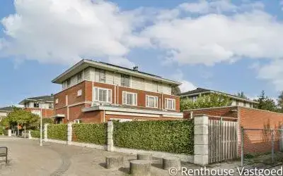 Semi-detached for rent: Renate Rubinsteinlaan 9, Schrijversbuurt Amstelveen