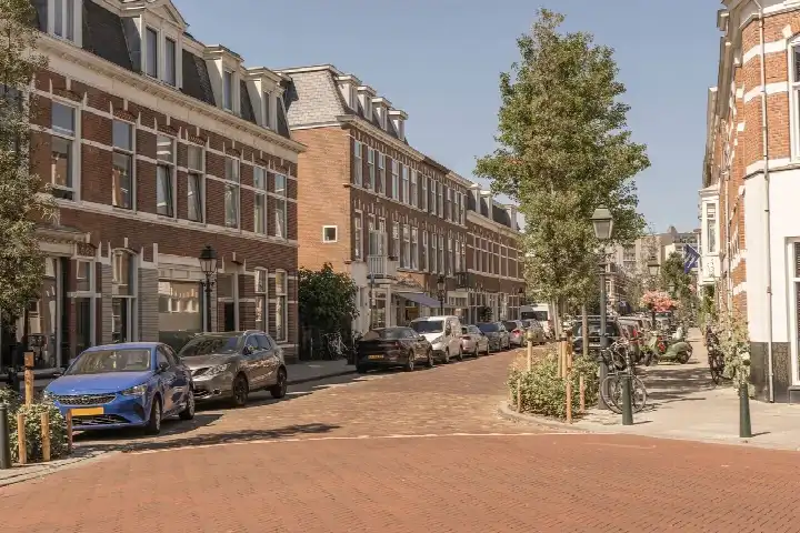 Apartment for sale: Renbaanstraat 112, Scheveningen Badplaats 'S-Gravenhage