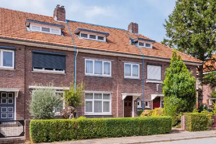 Tussenwoning te koop: Rennemigstraat 16, Rennemig Heerlen