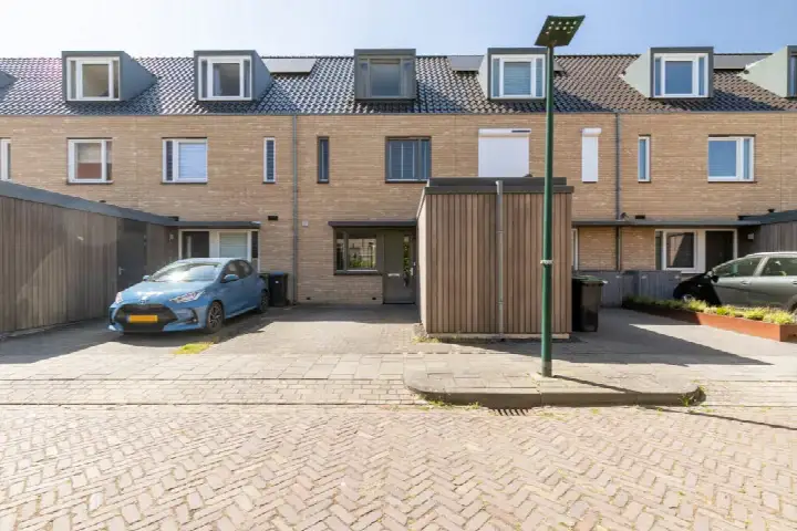 Tussenwoning te koop: Reuselhof 22, Omg. Oostelvoortjes Moergestel