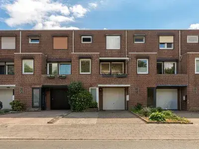 Tussenwoning te koop: Reuverbeek 10, Oud-Geleen en Haesselderveld Geleen