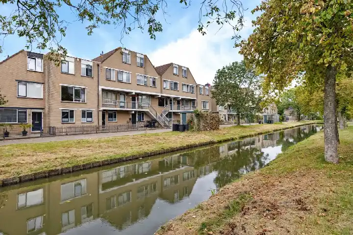 Apartment for sale: Rhijnauwensingel 73, Beverwaard Rotterdam