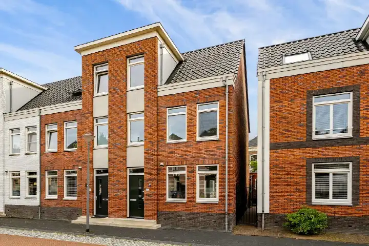 Corner house for sale: Rhijnvis Feithlaan 66, Bagijneweide Zwolle