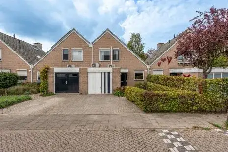 Tussenwoning te koop: Rhônelaan 19, Achtse Barrier-Spaaihoef Eindhoven