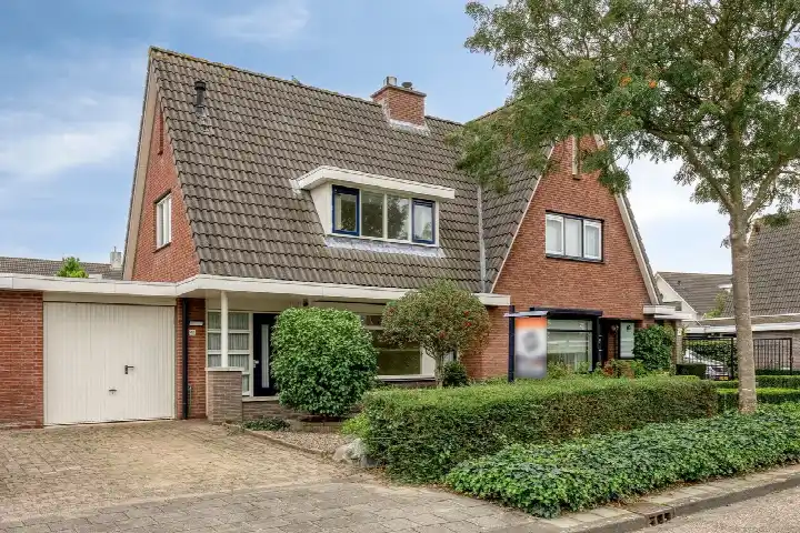 Terraced house for sale: Rhulenhofweide 48, Kern Dierdonk Helmond