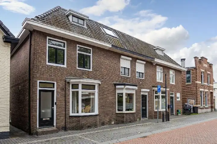 Corner house for sale: Ribbeltsweg 11, De Laares Enschede