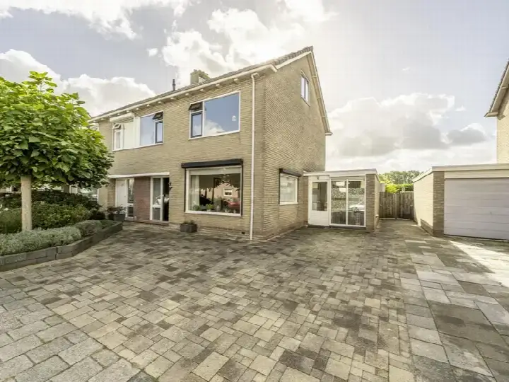 Twee-onder-één-kap te koop: Ridder van Dorpstraat 26, Nieuw-Beijerland Woonkern Nieuw-Beijerland