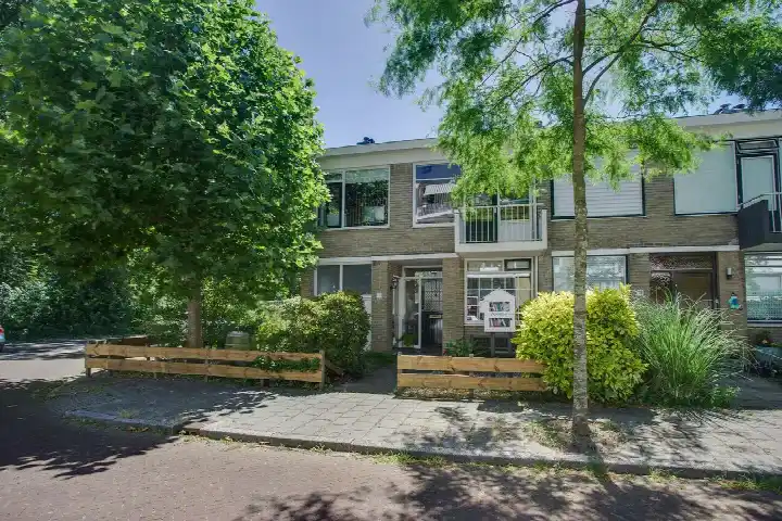 Hoekwoning te koop: Ridderspoorlaan 12, Bloemenbuurt Oegstgeest