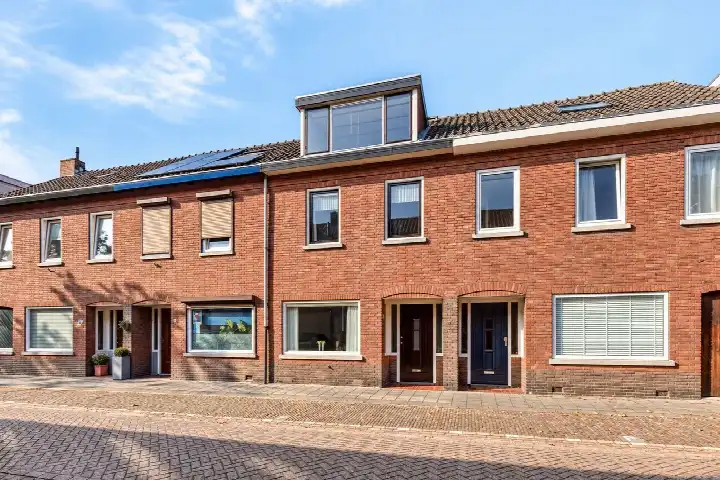 Tussenwoning te koop: Ridderstraat 49, Fatima West Tilburg