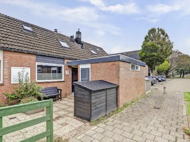 Terraced house for sale: Riekvoorde 16, Voorden Spijkenisse