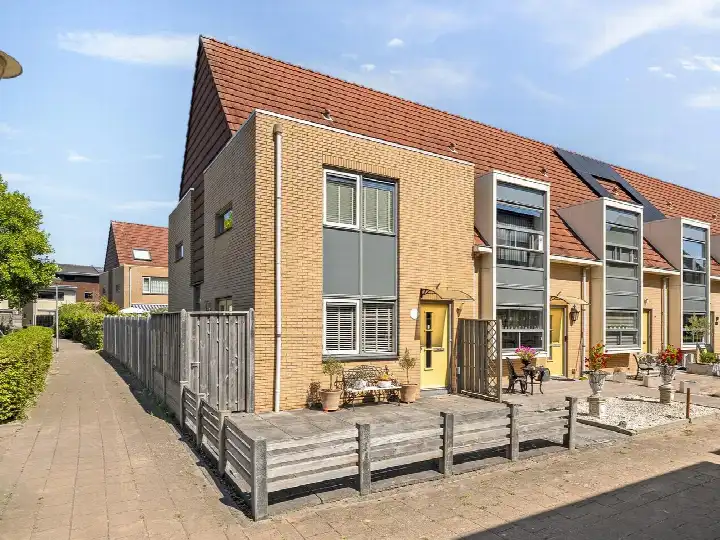 Corner house for sale: Rietdekkerij 35, Smitshoek 2 Barendrecht
