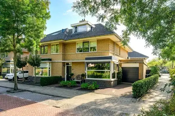 Corner house for sale: Rietleede 1, Ter Leede Barendrecht