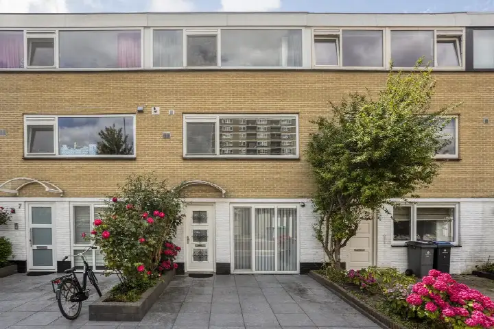 Terraced house for rent: Rigi 6, Alpen Rondwegbuurt Amstelveen