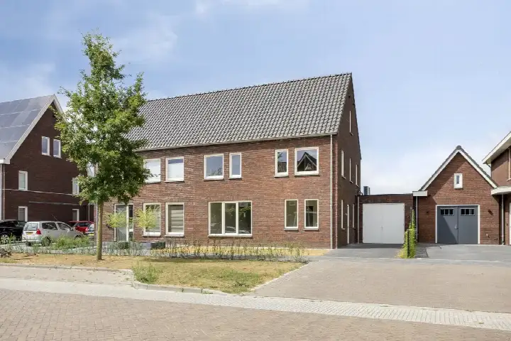 Terraced house for sale: Rijbroeksedreef 33, Verspreide huizen Beek en Donk Beek En Donk