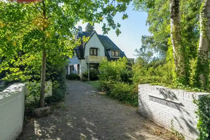 Vrijstaande woning te koop: Rijksstraatweg 130, Buitengebied Glimmen Glimmen