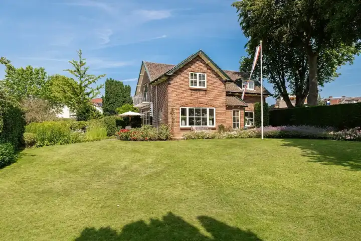 Detached house for sale: Rijksstraatweg 23, Geldermalsen Middengebied Geldermalsen