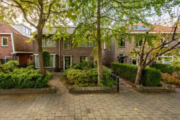 Vrijstaande woning te koop: Rijksstraatweg 549, Schrijversbuurt Haarlem
