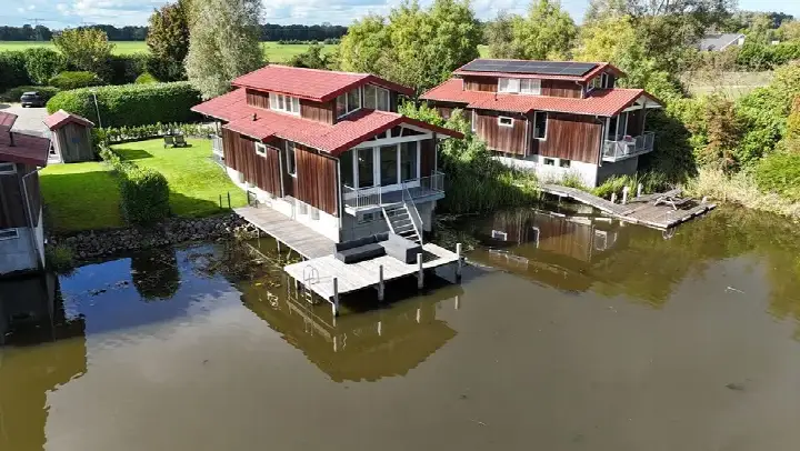 Vrijstaande woning te koop: Rijksstraatweg 80-115, Verspreide huizen Burgum Noardburgum