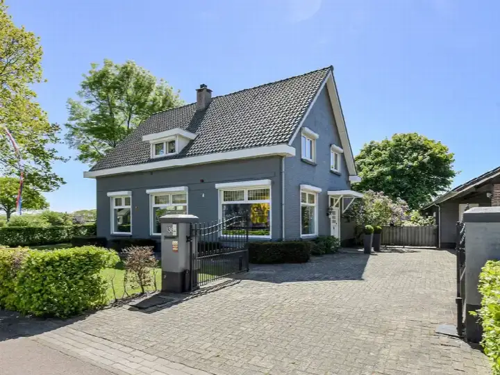 Vrijstaande woning te koop: Rijksweg 138, Dorst Dorst